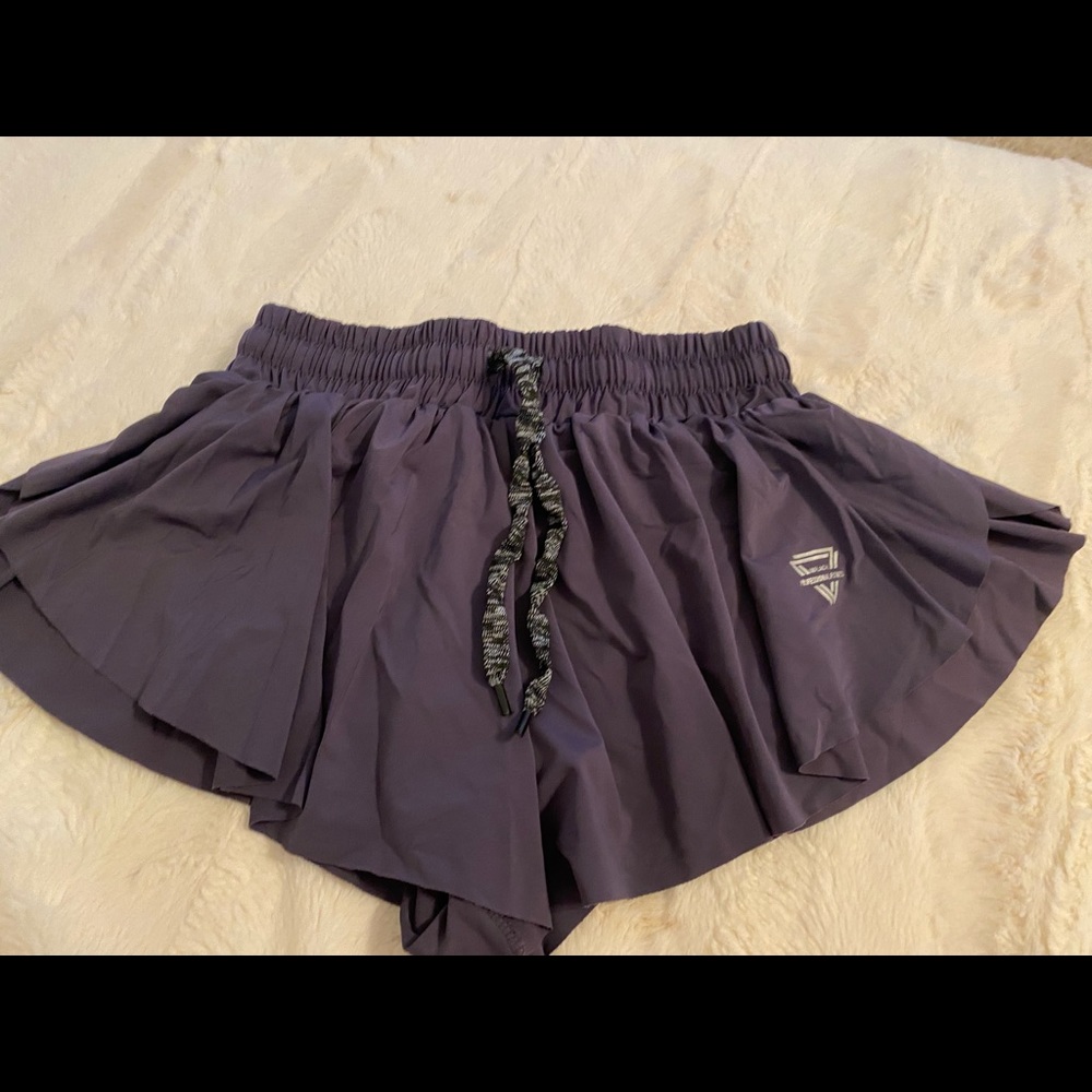 Flowy gym shorts